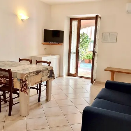 In Just 50 Mt From The Sea Apartament Cala Gonone